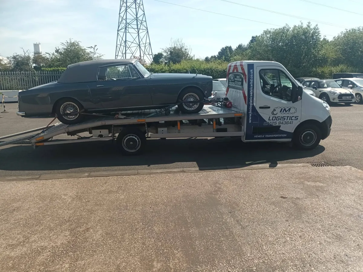 Classic vintage car transported on IM Logistics recovery truck — classic car transport UK-wide